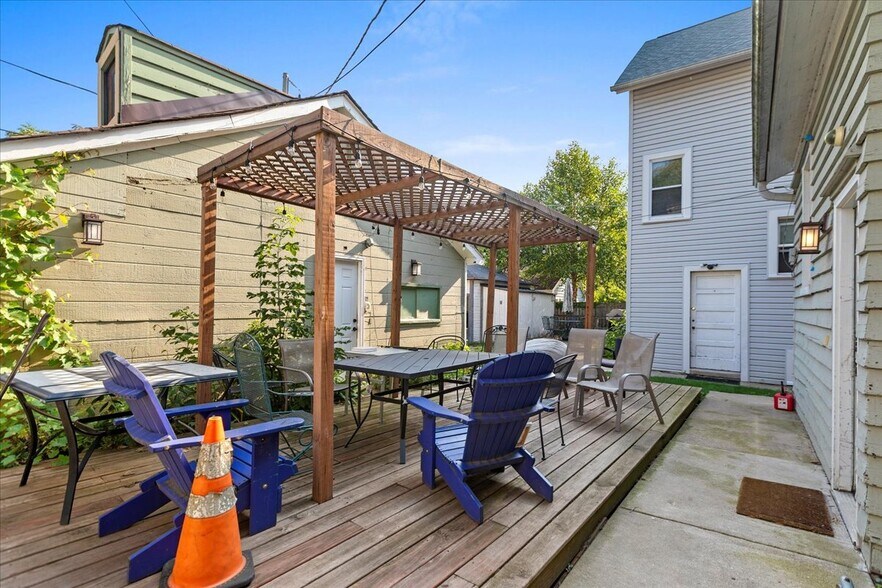 Building Photo - 1117 Foster St