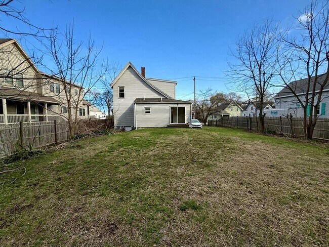 Building Photo - 98 W Spring St