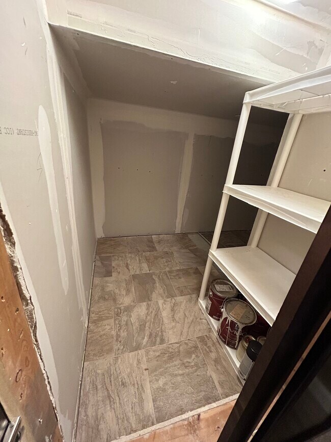 Building Photo - 1010 Van White Memorial Blvd