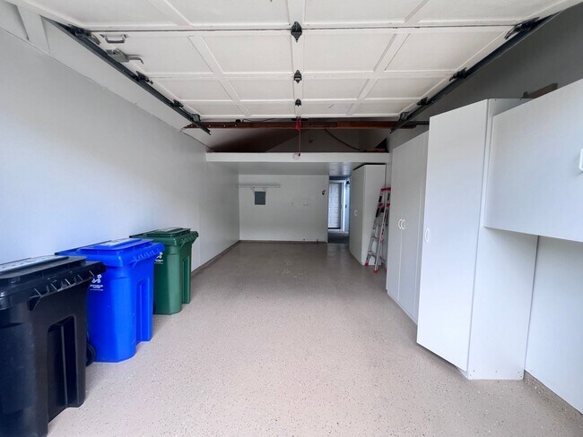Building Photo - STUNNING 1BD/1BA TOWNHOUSE IN FREMONT CA!!!!