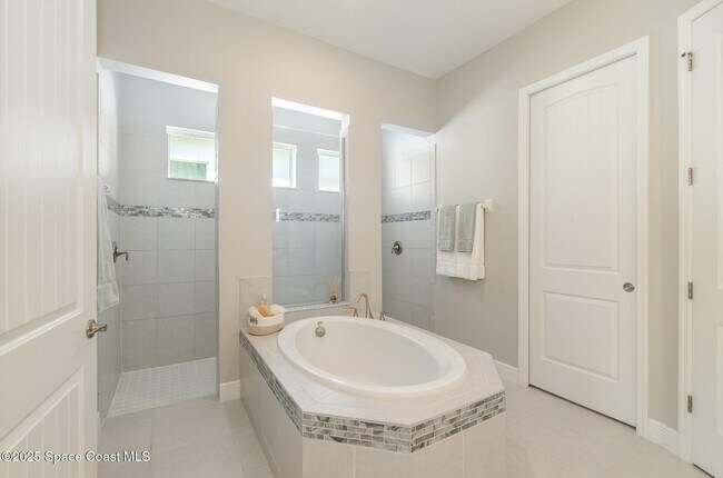 Building Photo - 3960 Poseidon Way