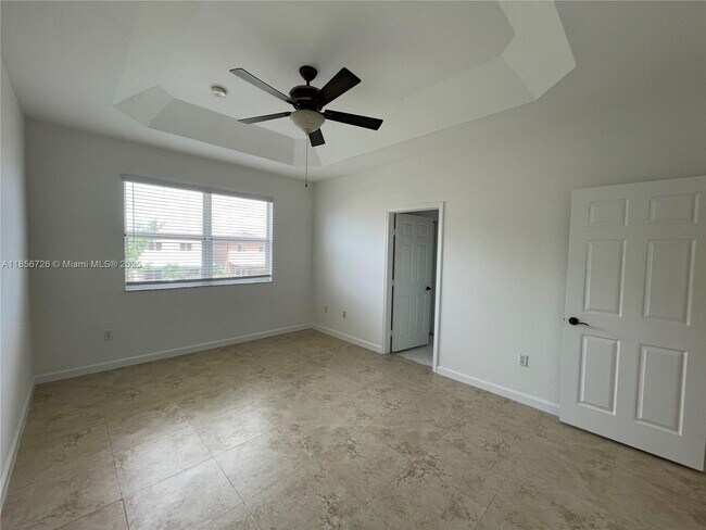 Building Photo - 968 NE 41st Pl