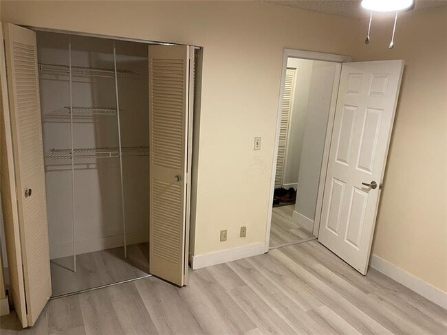Building Photo - 1795 Satinwood Cir