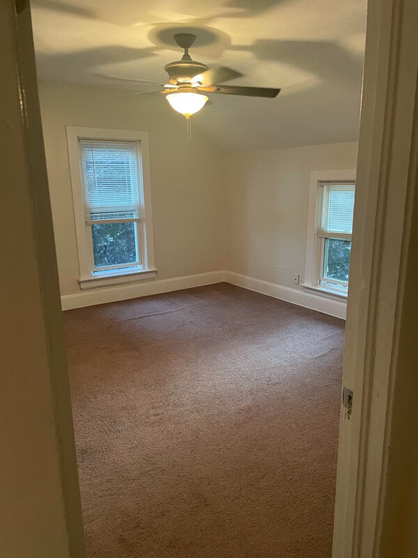 Building Photo - 623 Kensington Pl
