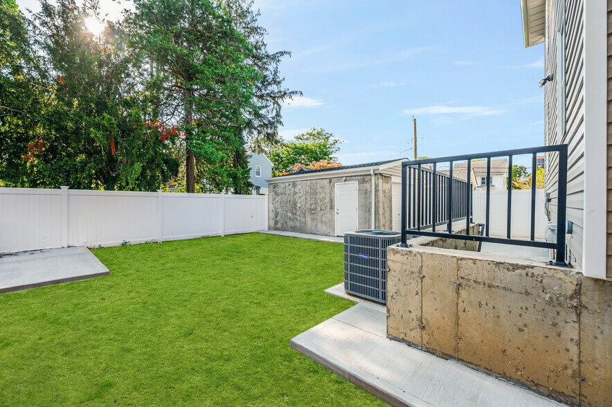 Building Photo - 10713 220th St