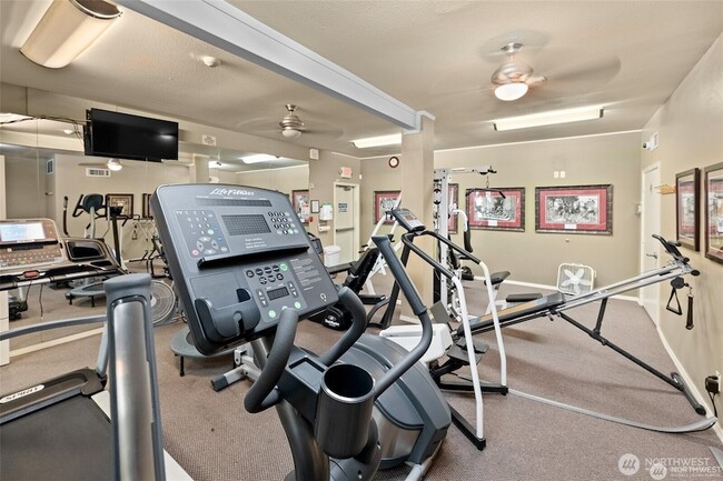 Building Photo - 33020 10th Ave SW