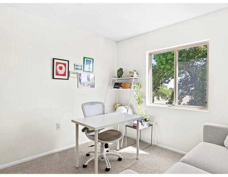 Building Photo - 9739 Wagon Train