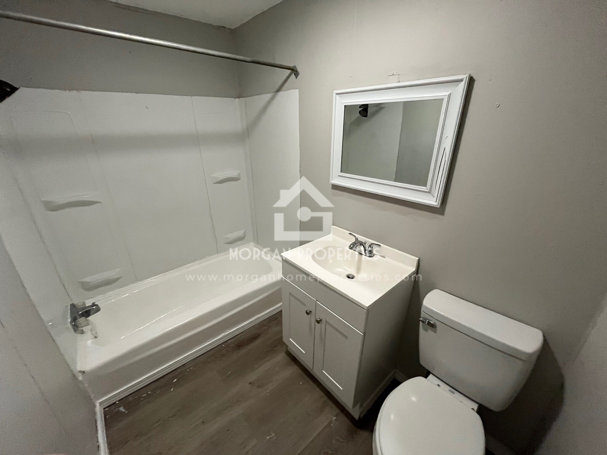 Building Photo - 202 E 13th St