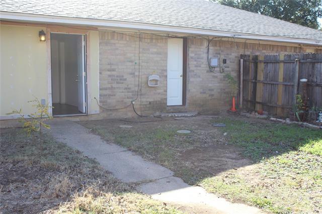 Building Photo - 925 Bluebird Dr