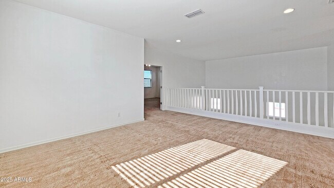 Building Photo - 1006 S 202nd Ln