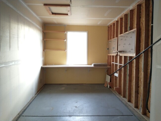 Building Photo - 6124 Scottsbluff Dr