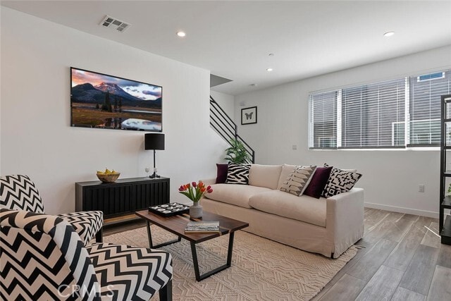 Building Photo - 13536 Vanowen St