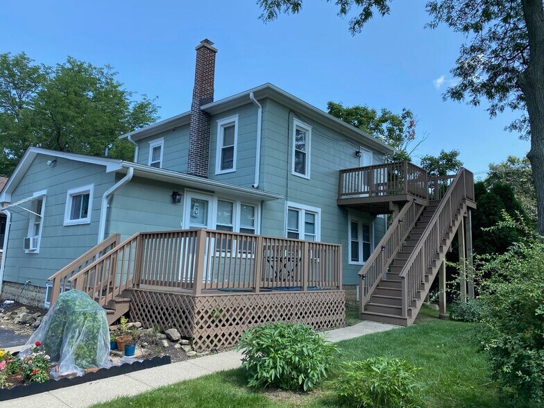 Rear Entrance & Deck - 122 S McHenry Ave