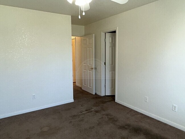 Building Photo - 308 Cedar Ridge Dr