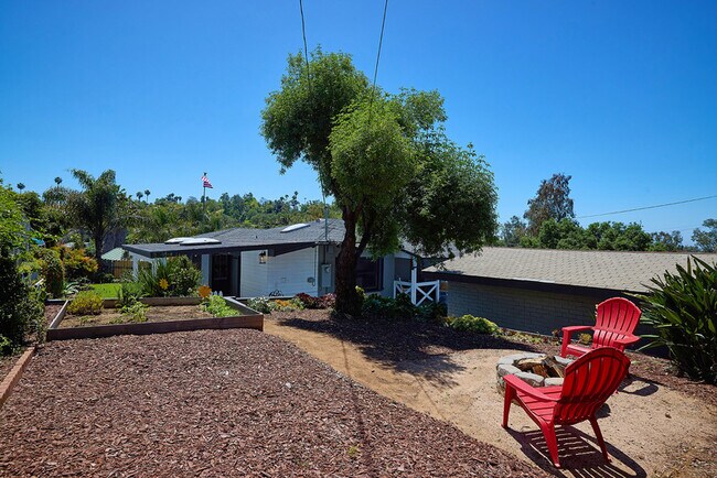 Building Photo - 2136 Foothill Dr