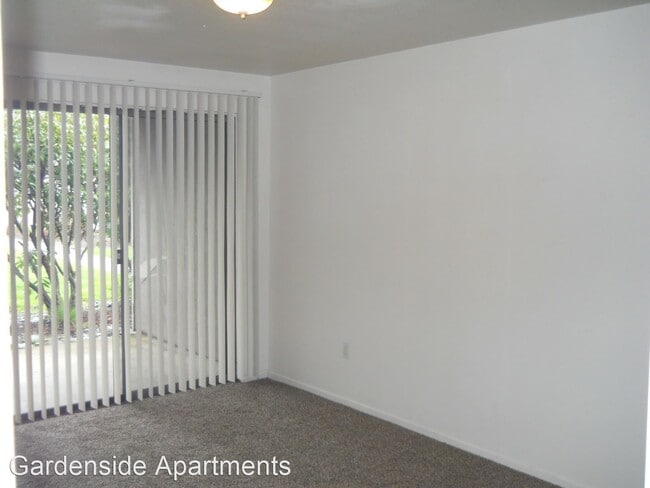 Building Photo - 117 NE Clark Ave