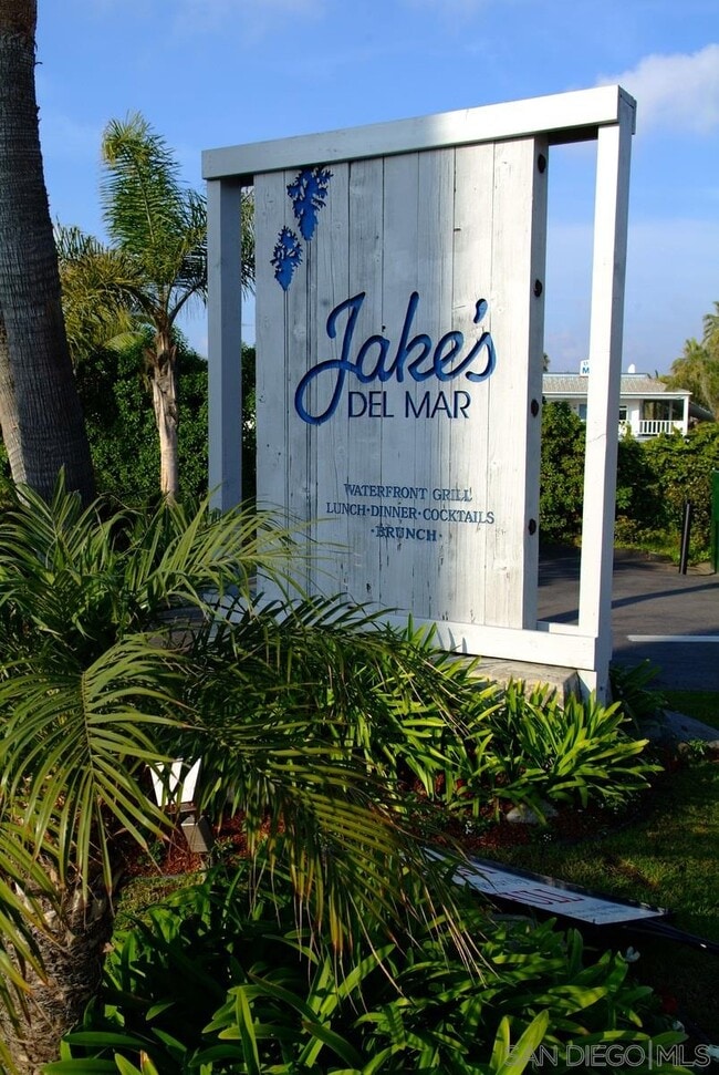 Building Photo - 2770 Caminito Cedros