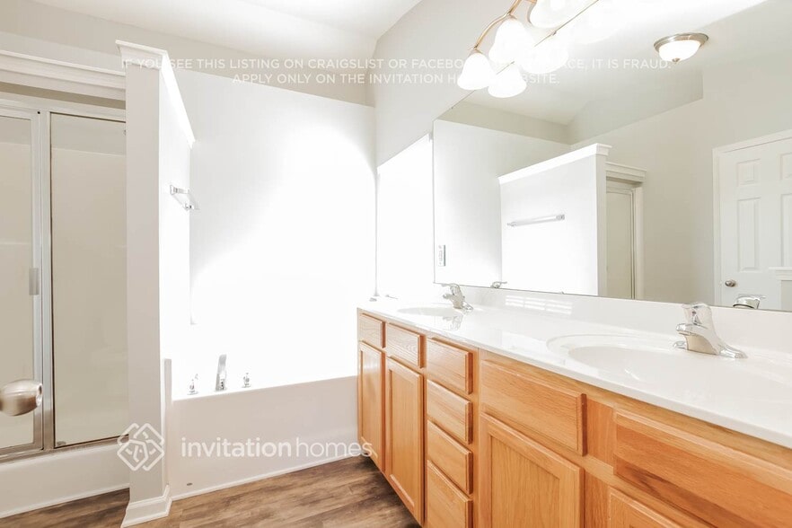 Building Photo - 4903 Abercromby St