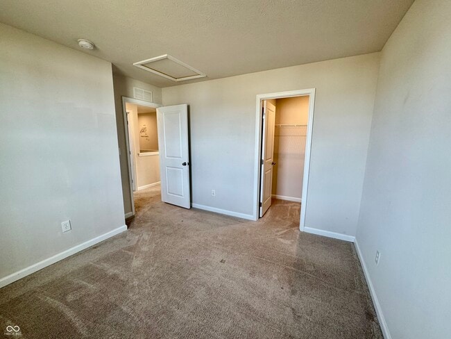 Building Photo - 830 McArthur Dr