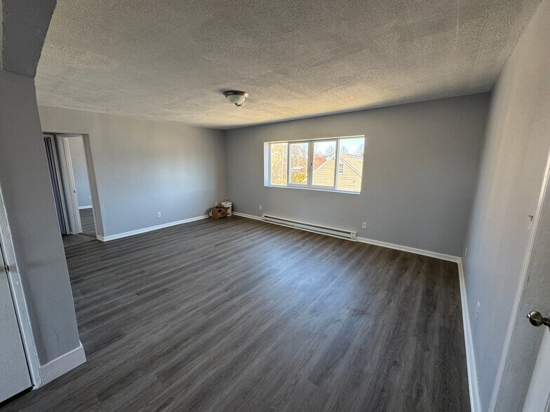 Building Photo - 14520 Milverton Rd