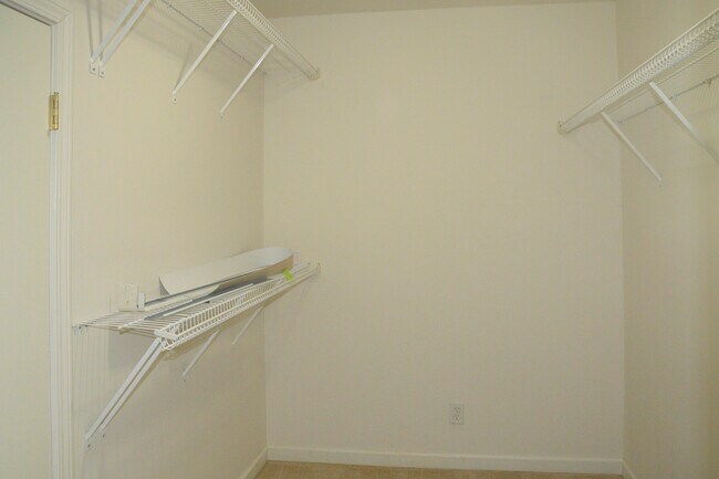 Building Photo - 534 Eagle Ridge Dr