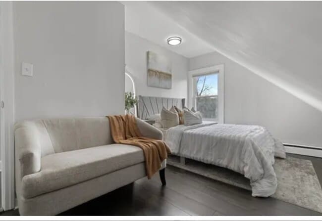 Building Photo - 50 Howe St