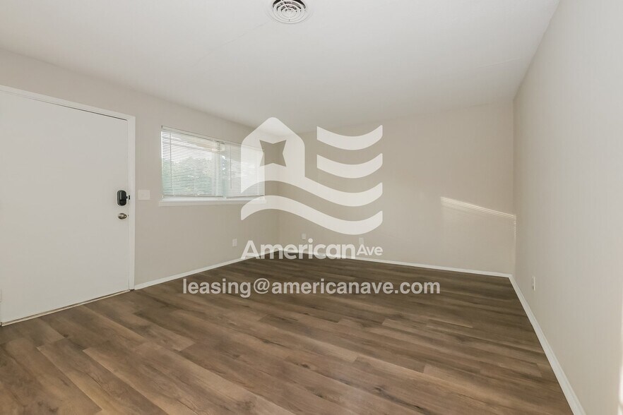 Building Photo - 256 Melvin Ave