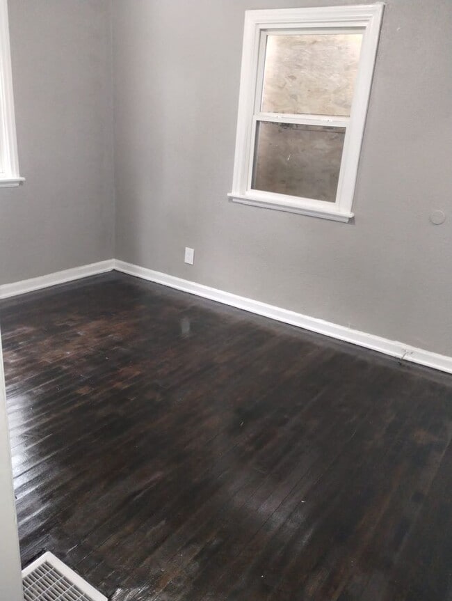 Building Photo - 51-53 Waverly - D&amp;S