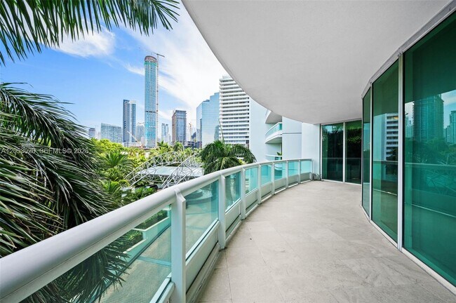 Building Photo - 1643 Brickell Ave