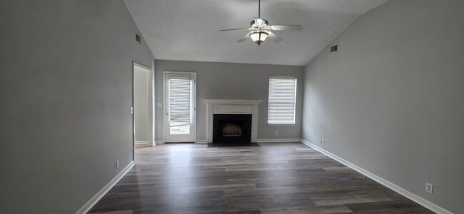 Building Photo - 1183 Catawba Way