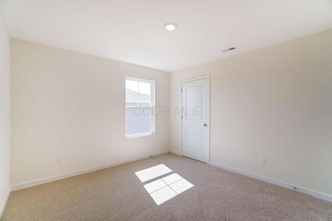 Building Photo - 852 Sunny Vale Dr