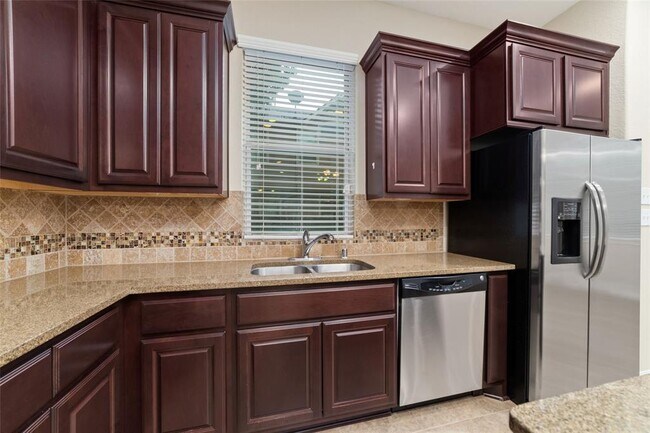 Building Photo - 9 Cheswood Manor Drive