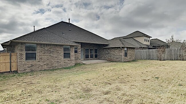 Building Photo - 4609 NW 164th Terrace