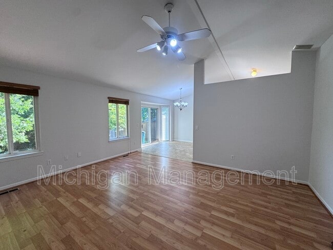 Building Photo - 173 Algansee Dr