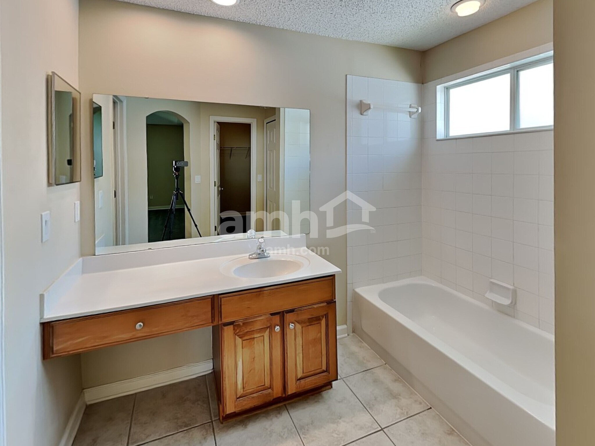 Building Photo - 9213 Prosperity Lake Dr