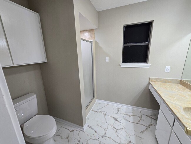 Building Photo - Charming Newly Remodeled Rental Home in a Quiet Neighborhood