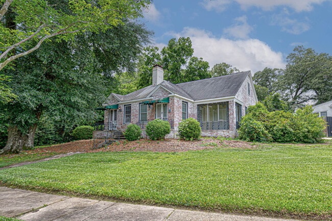 Building Photo - 1523 Dixon Dr