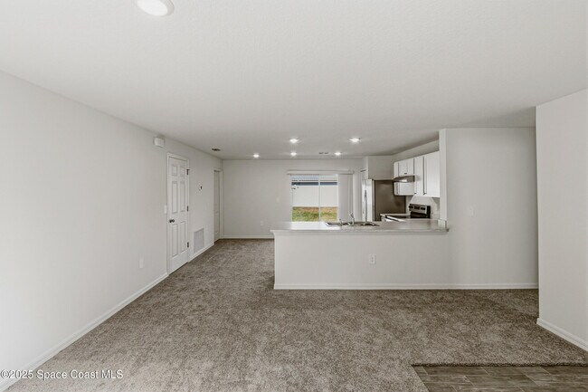 Building Photo - 511 Trumpet St SW