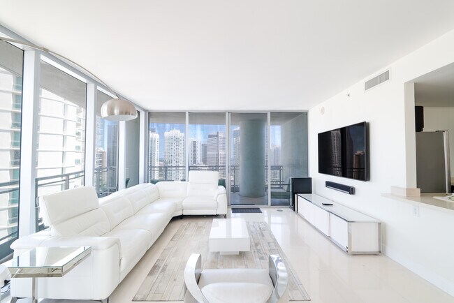 Building Photo - 90 SW 3rd St