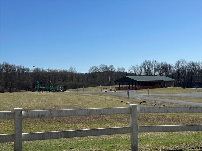 Building Photo - 29 Church St