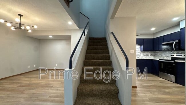 Building Photo - 1821 Ridgehaven Ct