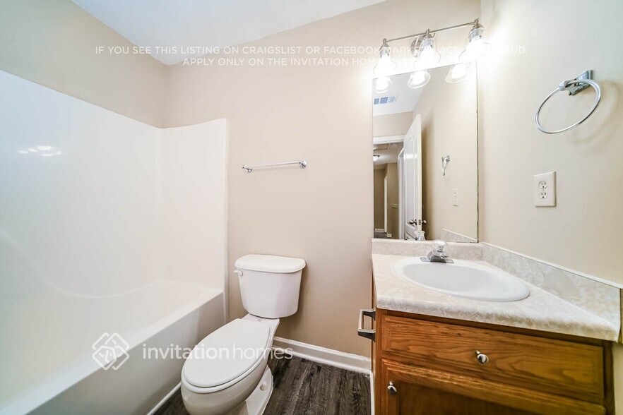 Building Photo - 204 Revolutionary Dr