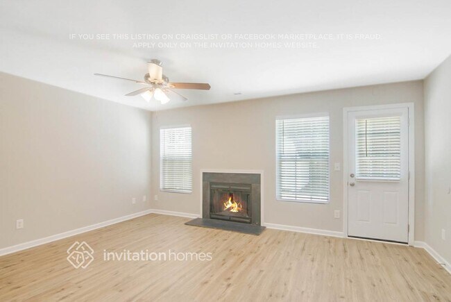 Building Photo - 914 Ujamaa Dr