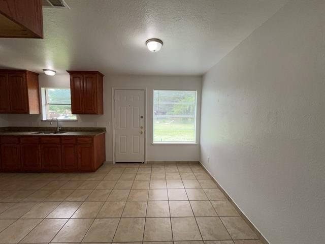 Building Photo - 112 Mesa Dr