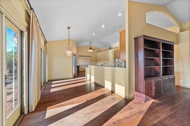 Building Photo - Amazing Apple Valley Home