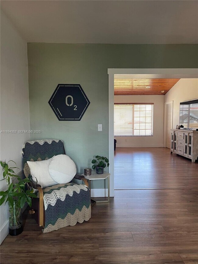 Building Photo - 8301 SW 27th Terrace