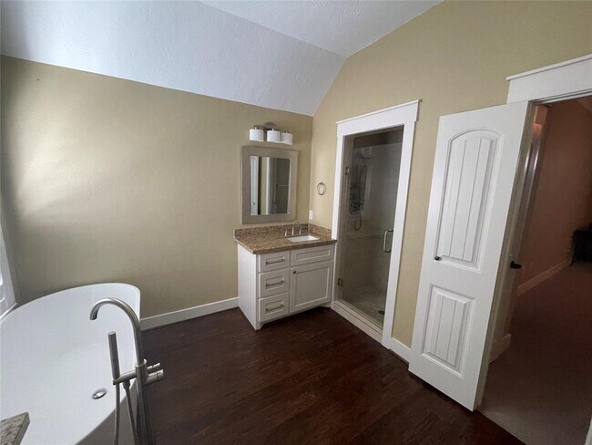 Building Photo - 2506 S Strathford Ln
