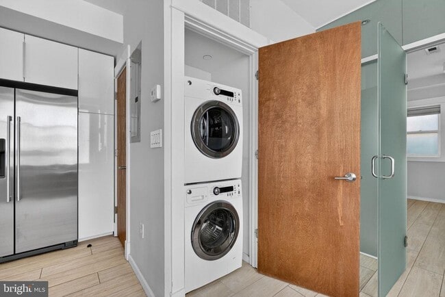 Building Photo - 1620 15th St NW