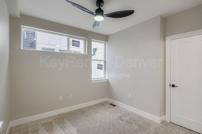 Building Photo - 2208 S Albion St