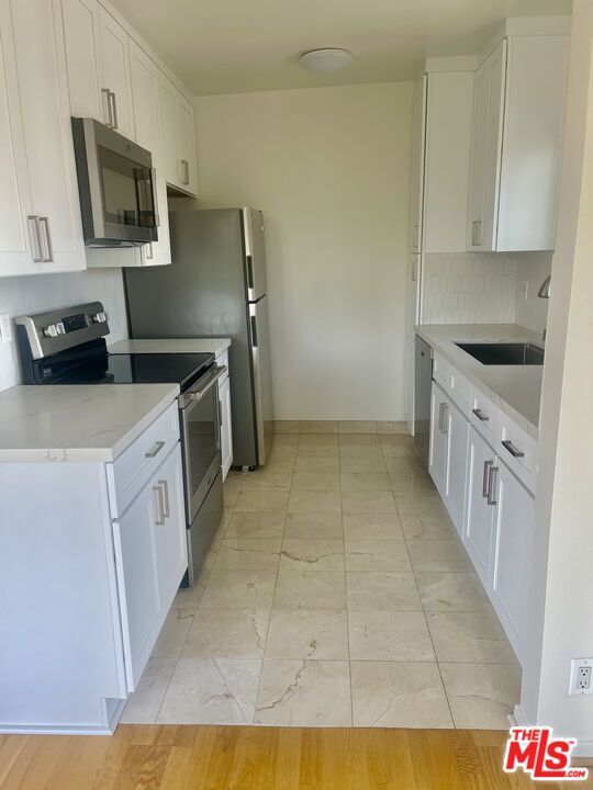 Building Photo - 1097 S Bedford Dr